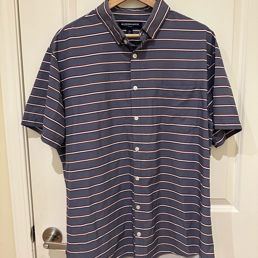 Mizzen+Main Blue and White Casual Button Down Shirt